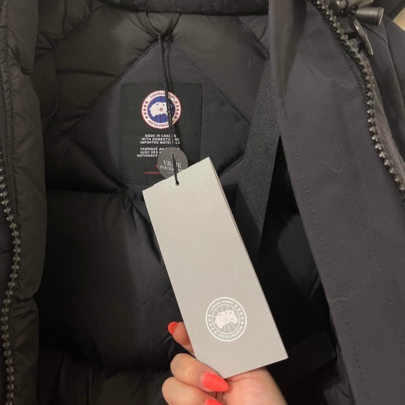 ❌❌SOLD❌❌Canada Goose Jacket - Picture 5 of 8